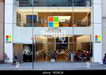 Microsoft - Ay’s shop Microsoft Store, 677 Fifth Avenue, New York, NY Stock Photo