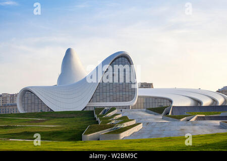 Azerbaijan, Baku, Heydar Aliyev Cultural Center - a Library, Museum and Conference center designed by Iraqi-British architect Zaha Hadid. Stock Photo