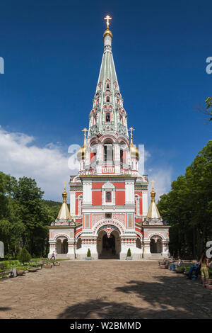 Bulgaria, Central Mountains, Shipka, Shipka Monastery, Nativity Memorial Church, built in 1902 to commemorate Russian soldiers who died in the battle of the Shipka Pass in 1877, exterior Stock Photo