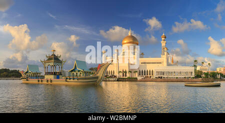 Kingdom of Brunei, Bandar Seri Begawan, Omar Ali Saifuddien Mosque Stock Photo