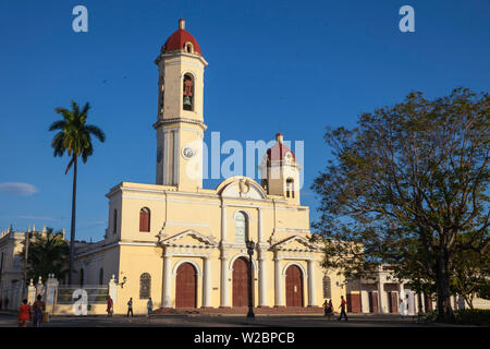 Cuba, Cienfuegos, Parque MartÃ, Catedral  de la Purisima Concepcion - Cathedral of the Most Pure Conception Stock Photo