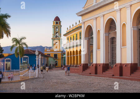 Cuba, Trinidad, Plaza Mayor, Museum Romantico and Museo National de la Lucha Contra Bandidos - former convent of San Francisco de AsÃsi Stock Photo