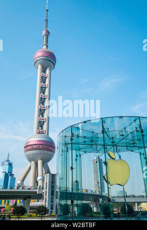 Apple store and the Oriental Pearl Tower, Lujiazui, Pudong, Shanghai, China Stock Photo
