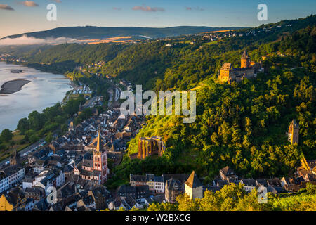 Germany, Rhineland Palatinate, Bacharach and Burg Stahleck (Stahleck Castle), River Rhine Stock Photo