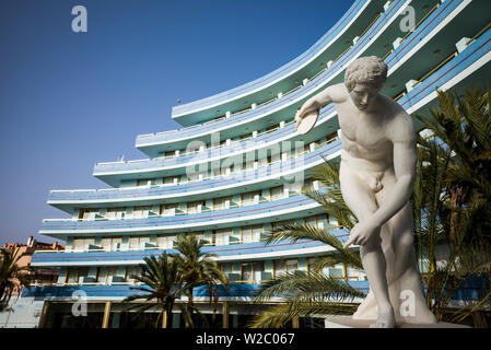 Spain, Canary Islands, Tenerife, Playa de Las Americas, Mediterranean Palace Hotel, statue Stock Photo