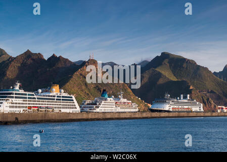 Spain, Canary Islands, Tenerife, Santa Cruz de Tenerife, port, cruise ships Stock Photo