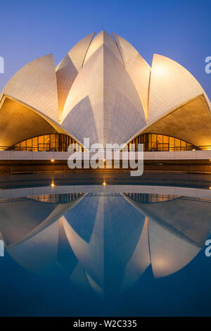 India, Delhi, New Delhi, Bahai House of Worship know as the The Lotus Temple at twilight Stock Photo