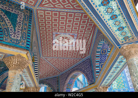 Israel, Jerusalem, Temple Mount, Dome of the Rock, Tile detail of Dome of Chain Stock Photo