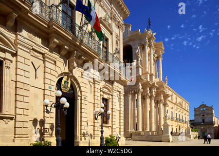 Piazza del Duomo, Ortygia, Syracuse, Sicily, Italy Stock Photo