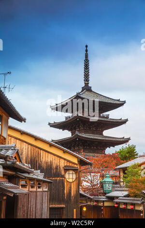 Japan, Kyoto, Higashiyama District, Gion, Yasaka Pagoda in Hokanji temple Stock Photo