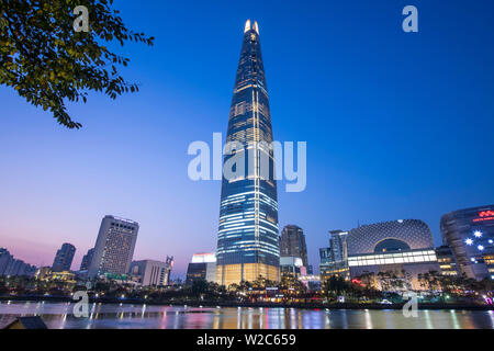 Lotte Tower (555m supertall skyscraper, 5th tallest building in the world when completed in 2016), Seoul, South Korea Stock Photo