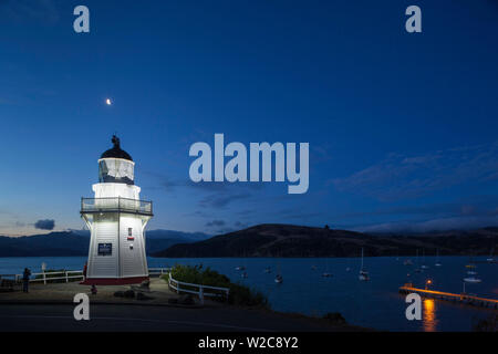 New Zealand, South Island, Canterbury, Banks Peninsula, Akaroa, Akaroa Lighthouse, dusk Stock Photo