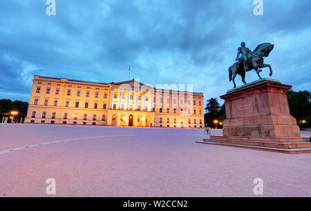 Royal palace in Oslo, Norway Stock Photo