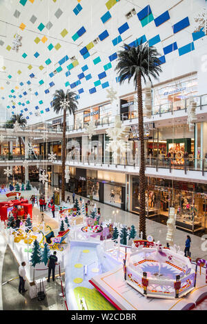 BAHRAIN CITY CENTRE SHOPPING MALL Stock Photo - Alamy