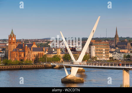 UK, Northern Ireland, County Londonderry, Derry, The Peace Bridge over the River Foyle, 2011, dawn Stock Photo