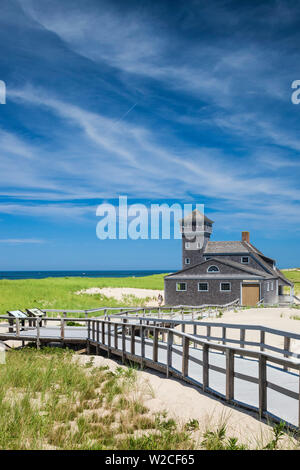 USA, Massachusetts, Cape Cod, Provincetown, Race Point Beach, Old Harbor Life-Saving Station Stock Photo