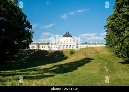 Summer view of a palace on a hill in Kachanivka (Kachanovka) national nature reserve, Chernihiv region, Ukraine Stock Photo