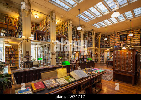 USA, Rhode Island, Providence, Providence Athenaeum, 1836, historic private library, interior Stock Photo