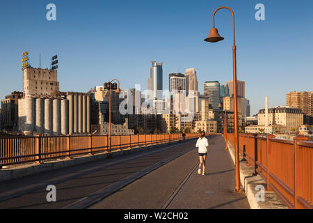 USA, Minnesota, Minneapolis, Stone Arch Bridge, morning Stock Photo