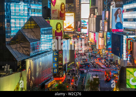 USA, New York, Manhattan, Midtown, Broadway towards Times Square Stock Photo