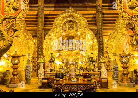 Gold buddha, Bai Dinh, Ninh Binh, nr Hanoi, Vietnam Stock Photo
