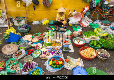 Street vegetable seller, Hanoi, Vietnam Stock Photo