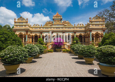 Vietnam, Mekong Delta, My Tho, Vinh Trang Pagoda, exterior Stock Photo