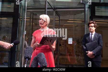 London, UK. 08th July, 2019. Heather Mills outside the Rolls Building after she received a 'record' settlement, believed to be the highest ever, in her case against News Group Newspapers (NGN). Credit: Tommy London/Alamy Live News Stock Photo