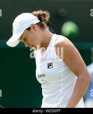 London, UK. 08th July, 2019. Tennis: Grand Slam, WTA-Tour, Wimbledon, singles, women, 4th round, Barty (Australia) - Riske (USA). Ashleigh Barty from Australia reacts disappointed. Credit: Frank Molter/dpa/Alamy Live News Stock Photo