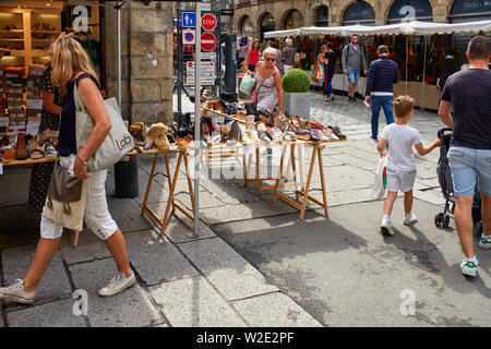 Bargain hunters looking for sale shoes in Rennes, captial of Brittany, France Stock Photo