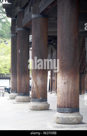 Wooden pillars of the Sanmon Gate, Nanzenji Temple, Kyoto, Japan Stock Photo