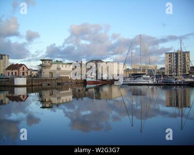 Cherbourg, Bassin de commerce sous le soleil d'hiver (4). Stock Photo