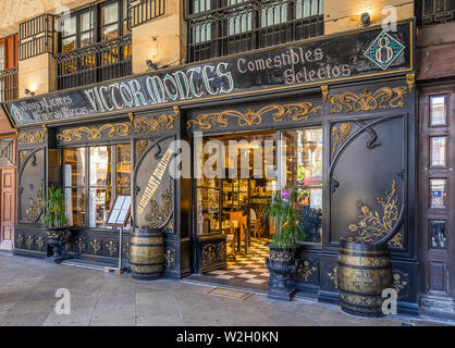 Victor Mondes Pintxos restaurant in Bilbao Stock Photo