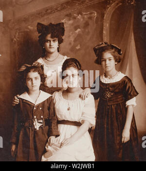 Frida Kahlo (1907 – 1954) (on the right) and her sisters Cristina, Matilde, and Adriana, photographed by their father, 1916 Stock Photo