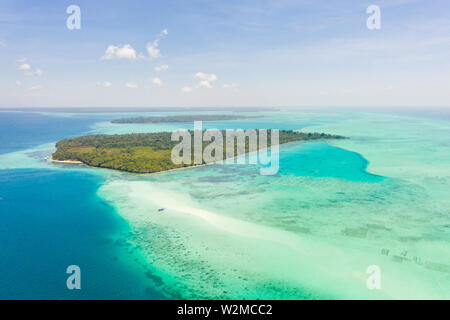 Mansalangan sandbar, Balabac, Palawan, Philippines. Tropical islands with turquoise lagoons, view from above. Seascape with atolls and islands. Stock Photo