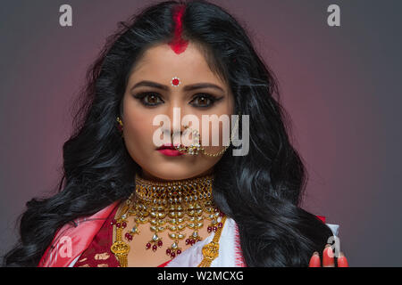 Potrait Of A Bengali Married Woman As Goddess Durga Stock Photo - Alamy