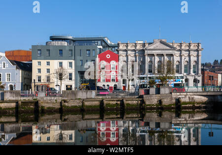 Cork City, Cork, Ireland. 05th April, 2019.  Facade of the Maldron Hotel on the South Mall, Cork, Ireland. Stock Photo
