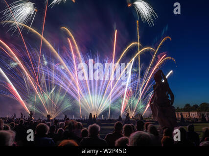 Hanover, Germany. 09th July, 2019. Artists of the Pantao Theatre Group