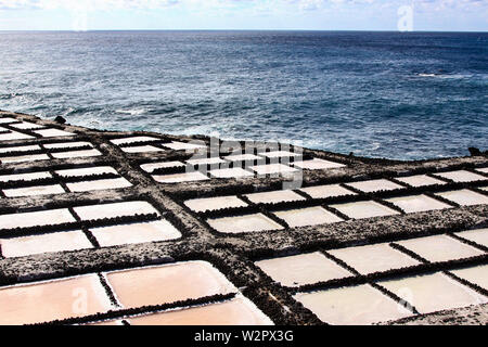 Salt pans next to the shore of the atlantic ocean | Salinas Marinas de Fuencaliente, La Palma, Spain Stock Photo