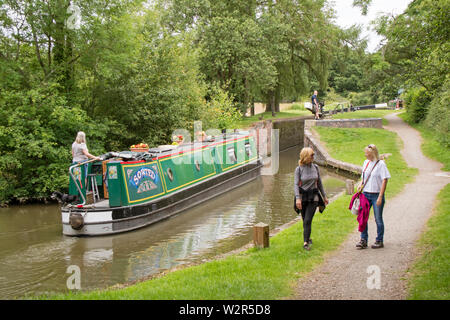Narrowboats on the Stratford upon Avon canal between Lapworth and Lowsonford, Warwickshire, England, UK Stock Photo