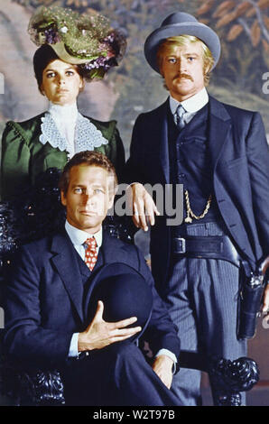 BUTCH CASSIDY AND THE SUNDANCE KID 1969 20th Century Fox film with Katherine Ross, Robert Redford, Paul Newman seated Stock Photo