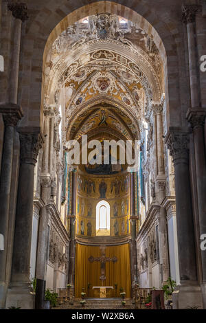 Interior of the Cathedral-Basilica of Cefalu, Sicily, Italy Stock Photo