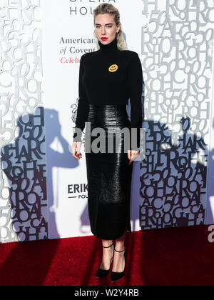 BEVERLY HILLS, LOS ANGELES, CALIFORNIA, USA - JULY 10: Actress Vanessa Kirby arrives at the American Friends Of Covent Garden 50th Anniversary Celebration held at Jean-Georges Beverly Hills at Waldorf Astoria Beverly Hills on July 10, 2019 in Beverly Hills, Los Angeles, California, United States. (Photo by Xavier Collin/Image Press Agency) Stock Photo