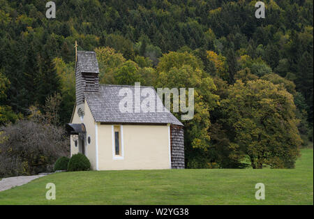 chapel in the hirschbach valley, brauneck, lenggries, benediktenwand, isarwinkel region, upper bavaria, bavarian alps, bavaria, isar valley, germany Stock Photo