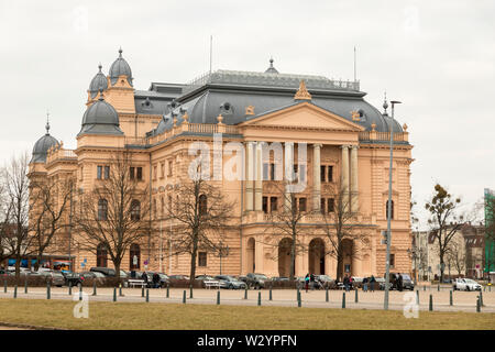 Schwerin, Germany. The Mecklenburg State Theatre, used for the performance of plays, opera, musical theatre and ballet Stock Photo