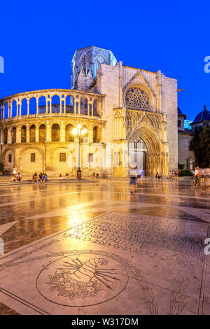 Plaza de la Virgen and Cathedral, Valencia, Comunidad Valenciana, Spain Stock Photo