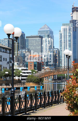 Clippers Quay, looking towards Millwall Outer Dock and Canary Wharf on the Isle of Dogs, east London, UK Stock Photo