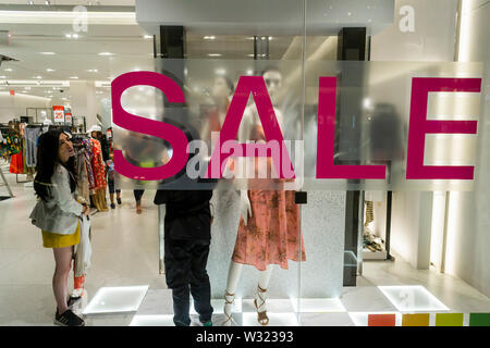 Sale sign in the window of a Zara store in Hudson Yards in New York on Sunday, July  7, 2019. (© Richard B. Levine) Stock Photo