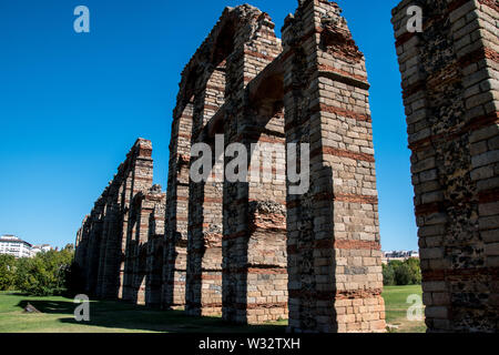 The Acueducto de los Milagros (Miraculous Aqueduct) located in Merida, Spain Stock Photo