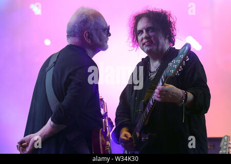 July 12, 2019 - Lisbon, Portugal - British band The Cure lead singer Robert Smith perform during the NOS Alive 2019 music festival in Lisbon, Portugal, on July 11, 2019. The NOS Alive music festival runs from July 11 to July 13 2019 with The Cure, Vampire Weekend and The Smashing Pumpkins as headliners. (Credit Image: © Pedro Fiuza/ZUMA Wire) Stock Photo